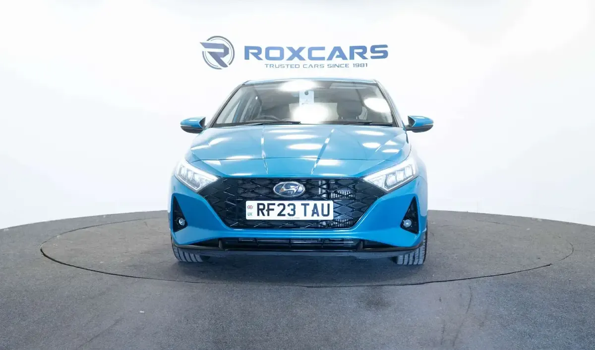 Used Hyundai i20 Premium 100 HP (73 kW) 2023 Turquoise Hatchback