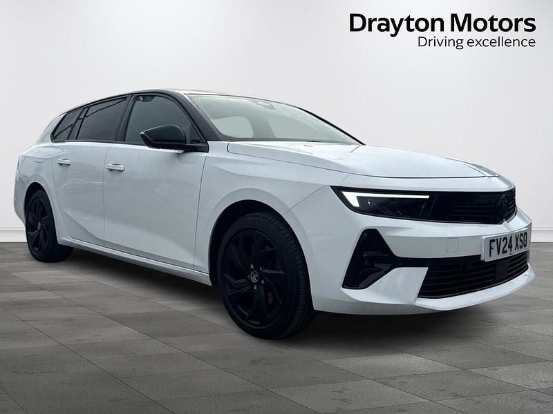 Used Vauxhall Astra S 130 HP (95 kW) 2024 White Estate
