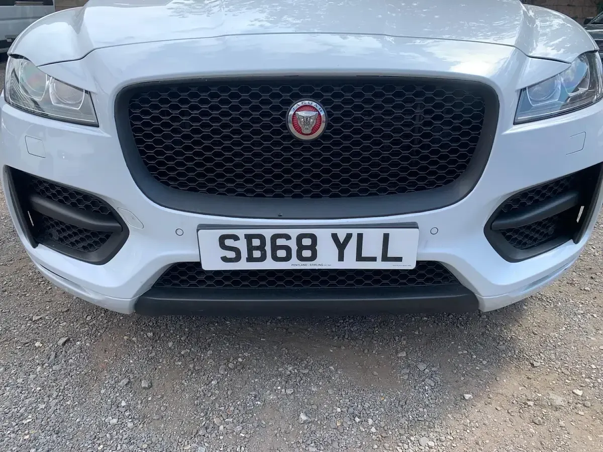 Used Jaguar F-Pace R-Sport 180 HP (132 kW) 2018 White SUV
