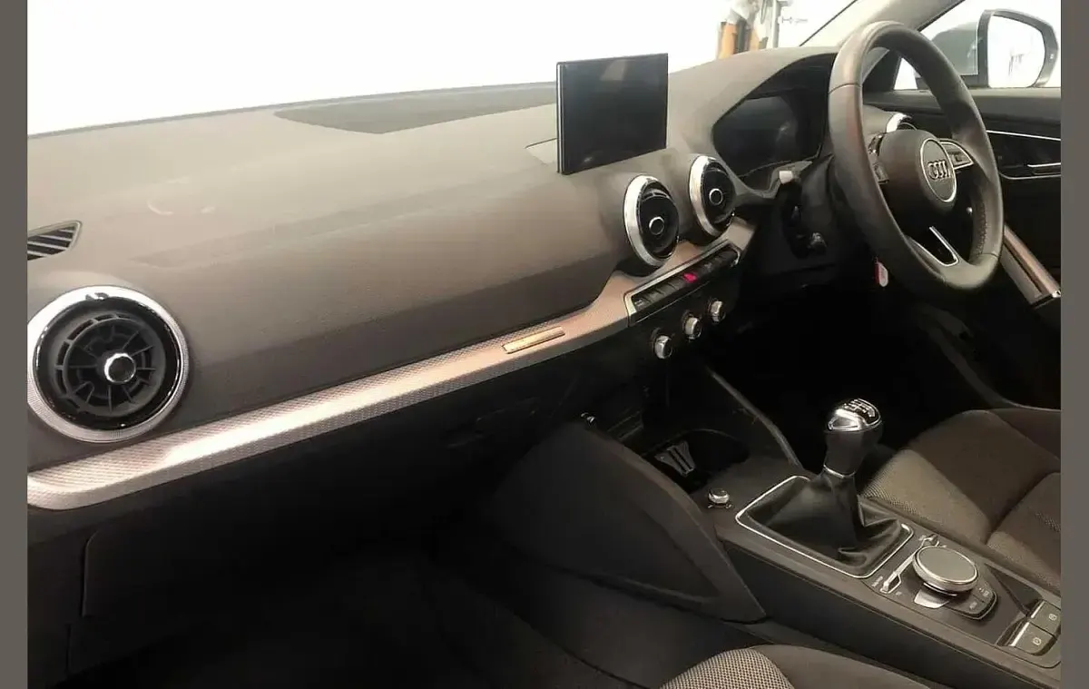 Used Audi Q2 Sport 150 HP (110 kW) 2023 Silver SUV