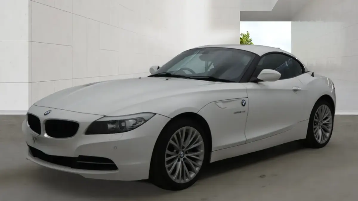 Used BMW Z4 Impressive 204 HP (150 kW) 2010 White Cabriolet