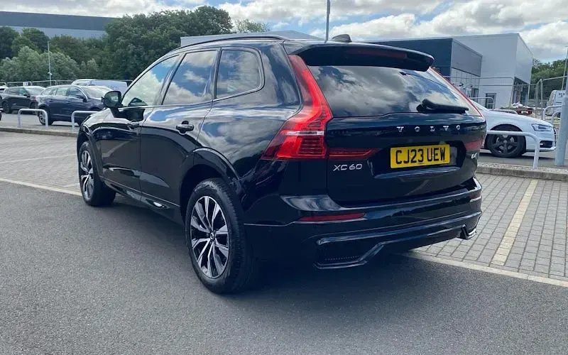 Used Volvo XC60 Plus 197 HP (144 kW) 2023 Black SUV