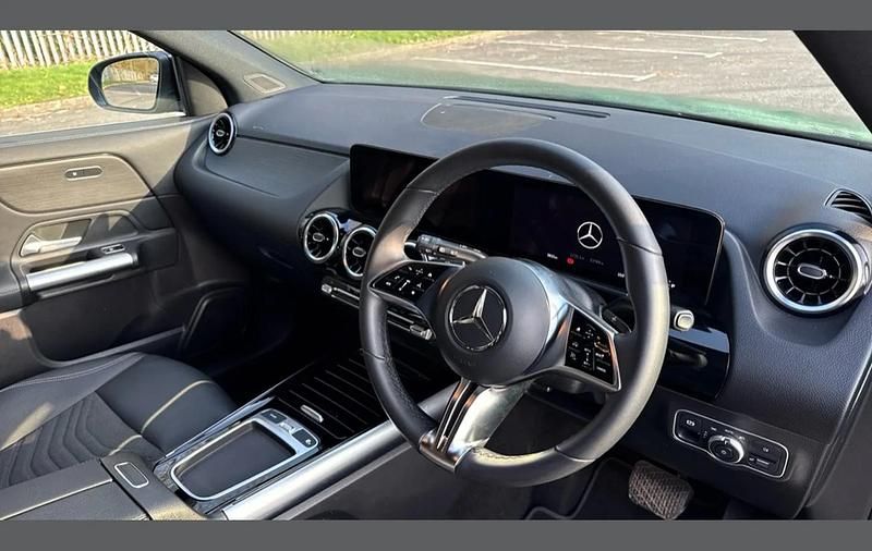 Used Mercedes GLA180 Sport Edition 134 HP (98 kW) 2025 Black SUV