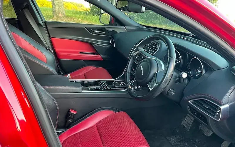 Used Jaguar XE R-Sport 179 HP (131 kW) 2019 Sedan