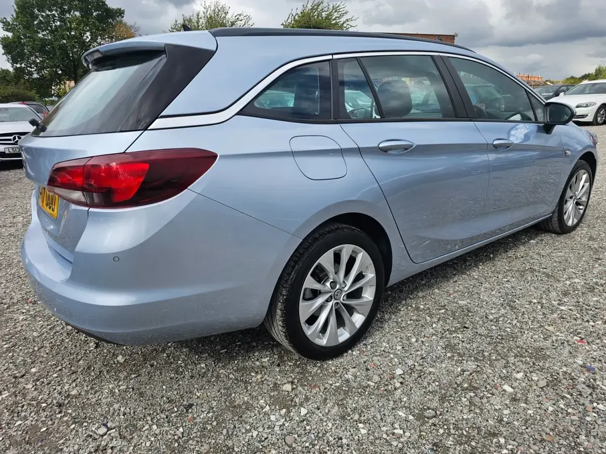 Begagnad Vauxhall Astra 2017 Silver Kombi
