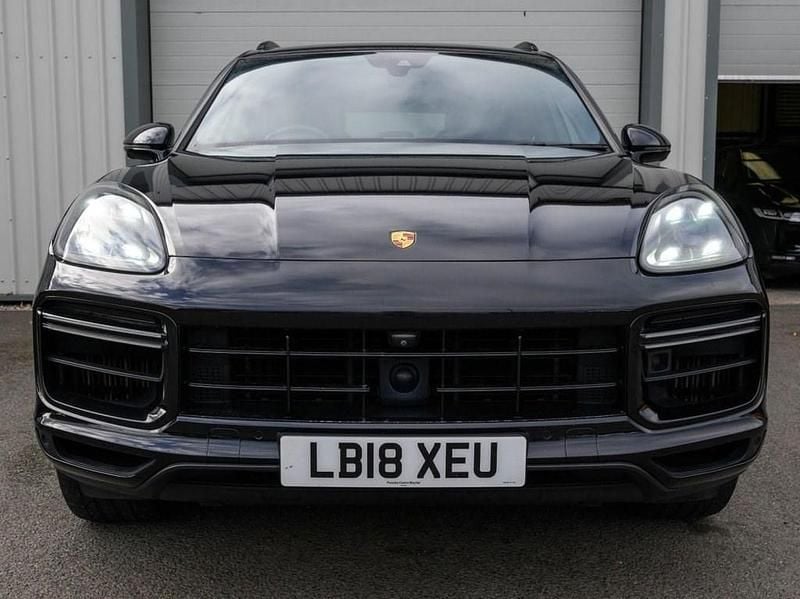 Used Porsche Cayenne Turbo 550 HP (404 kW) 2018 Black SUV