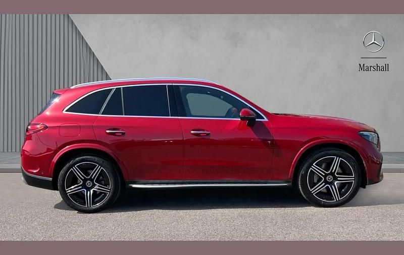 Second-hand Mercedes GLC220 AMG Line Premium 197 CP (144 kW) 2023 Roșu SUV