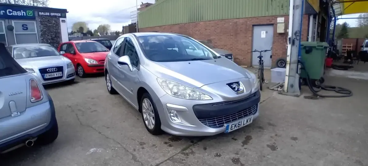 Usado Peugeot 308 Envy 98 HP (72 kW) 2011 Prateado Citadino