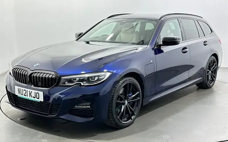 Used BMW 330e M Sport 292 HP (214 kW) 2021 Blue Estate