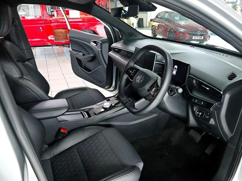Usado MG MG3 Trophy 194 HP (142 kW) 2024 Prateado Citadino