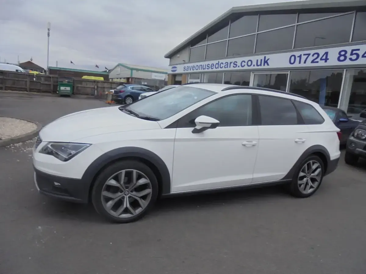 Used Seat Leon SE Technology 150 HP (110 kW) 2016 White Estate
