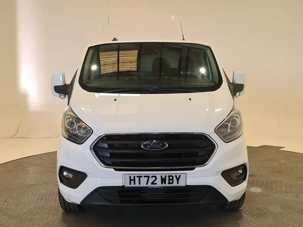 Used Ford Transit Custom Limited 130 HP (95 kW) 2023 White Van