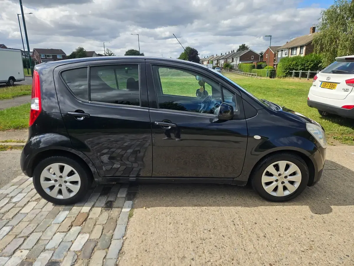 Used Suzuki Splash GLS 86 HP (63 kW) 2011 Black Hatchback