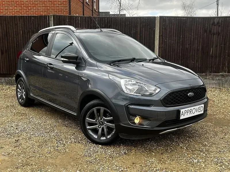 Usado Ford Ka Plus Active 85 HP (62 kW) 2019 Cinzento Citadino