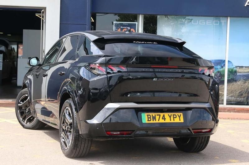 Black Used 2025 Peugeot e-3008 GT SUV | £37,950 (Super price) - Image 1/2