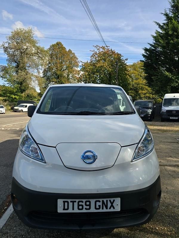 Used Nissan e-NV200 Acenta 80 kW (109 HP) 2020 White MPV