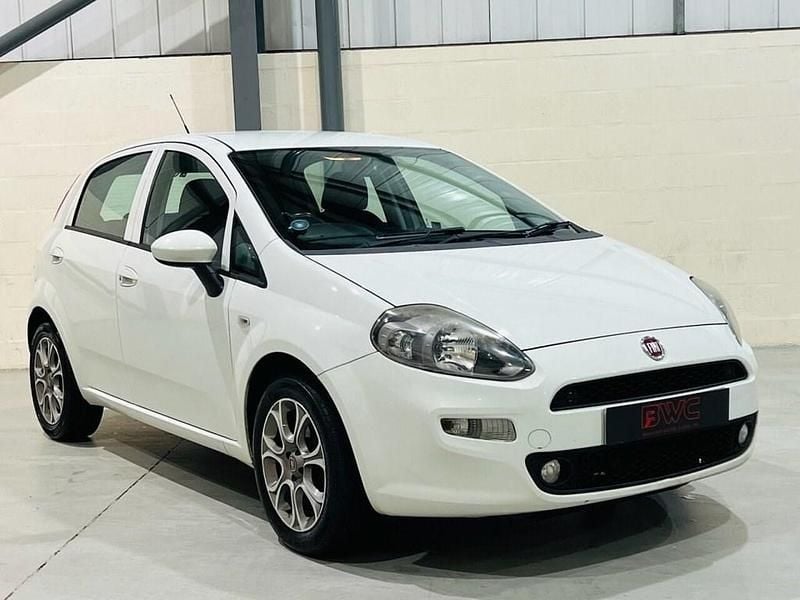Used Fiat Punto Easy Plus 69 HP (50 kW) 2016 White Hatchback