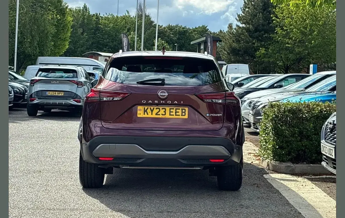 Used Nissan Qashqai Tekna 190 HP (139 kW) 2023 Red SUV