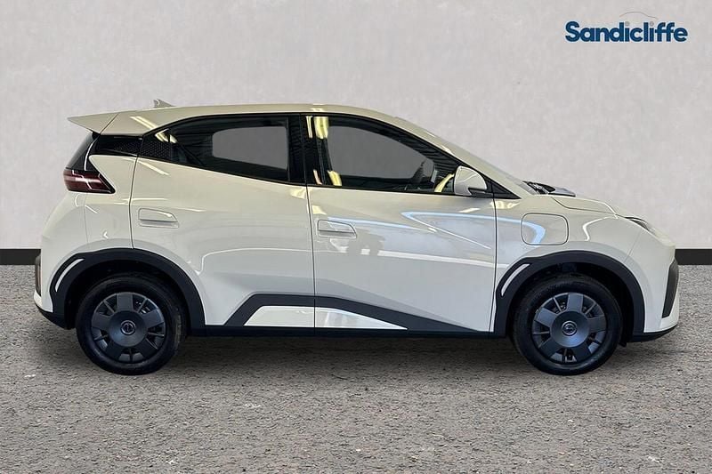 Nuevo BYD Dolphin Surf Active 64 kW (88 CV) 2025 Blanco Utilitario