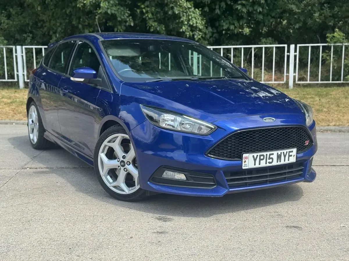 Used Ford Focus ST 185 HP (136 kW) 2015 Blue Hatchback