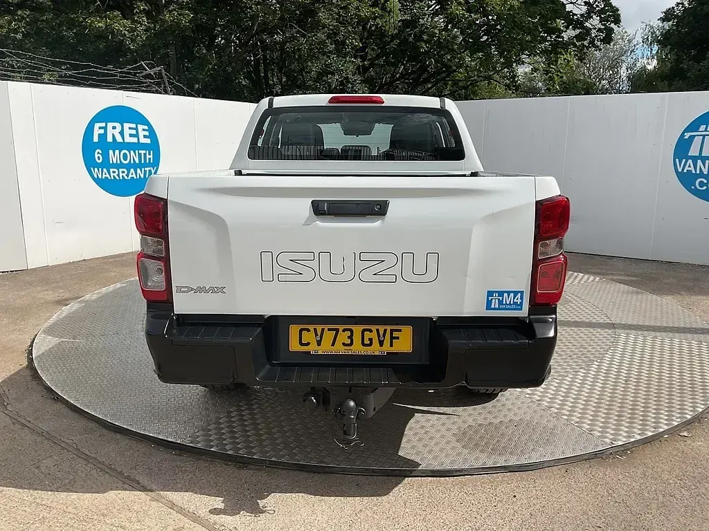 Used Isuzu D-Max 163 HP (119 kW) 2023 White Pickup