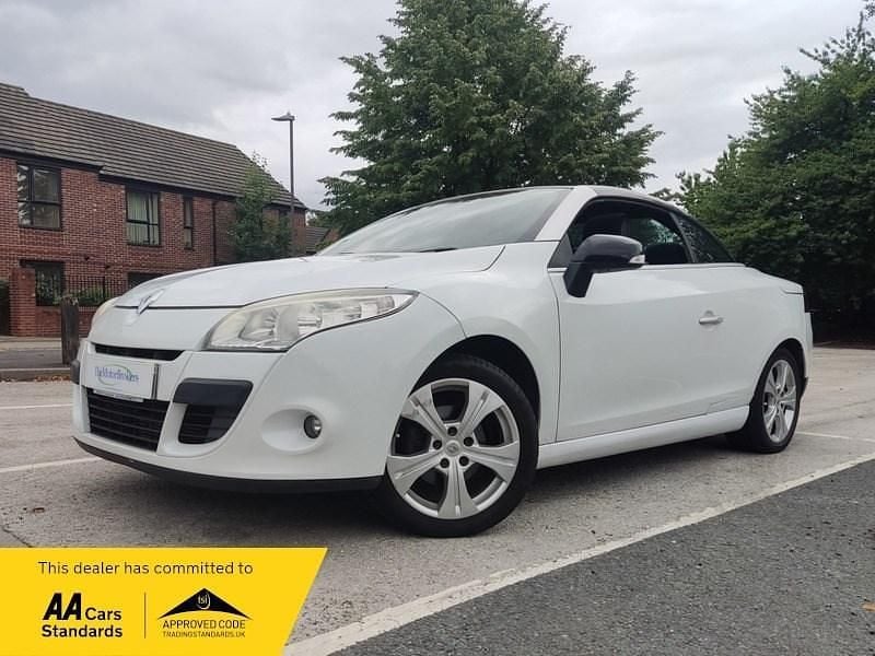 White Used 2011 Renault Mégane Cabriolet Dynamique Cabriolet | £3,449 (Expensive) - Image 1/4