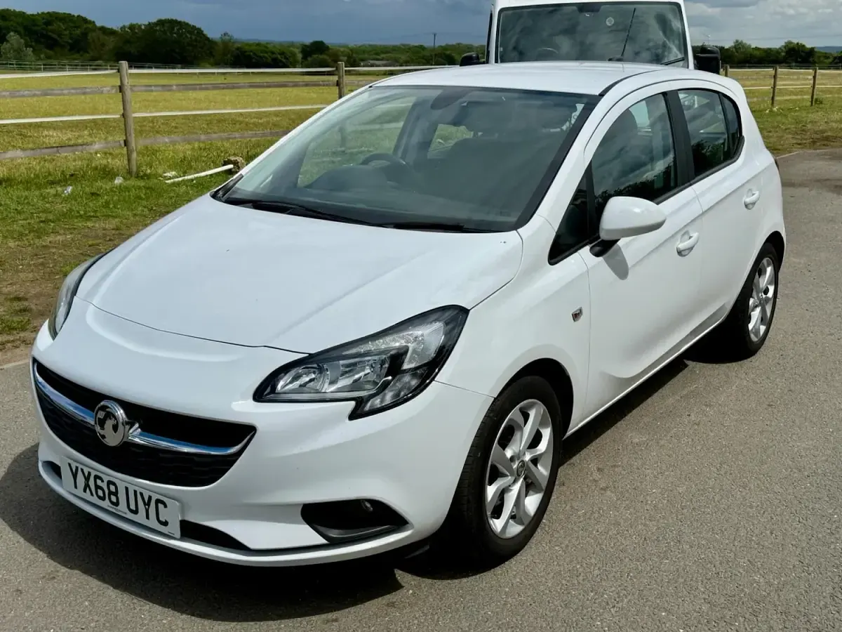 Used Vauxhall Corsa 2018 White Hatchback