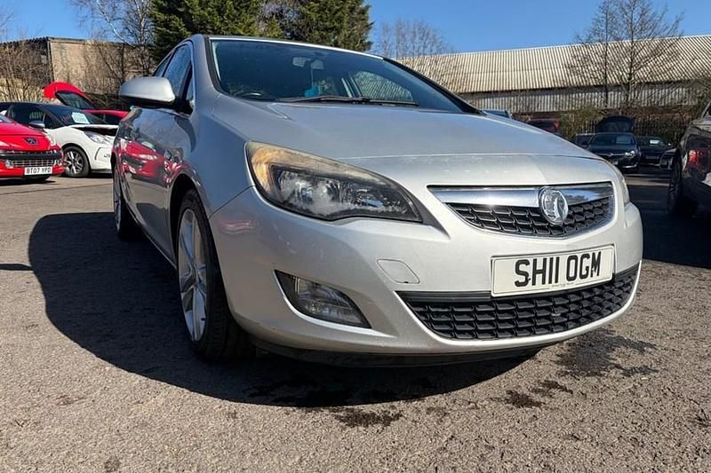 Used Vauxhall Astra SRi 165 HP (121 kW) 2011 Silver Hatchback
