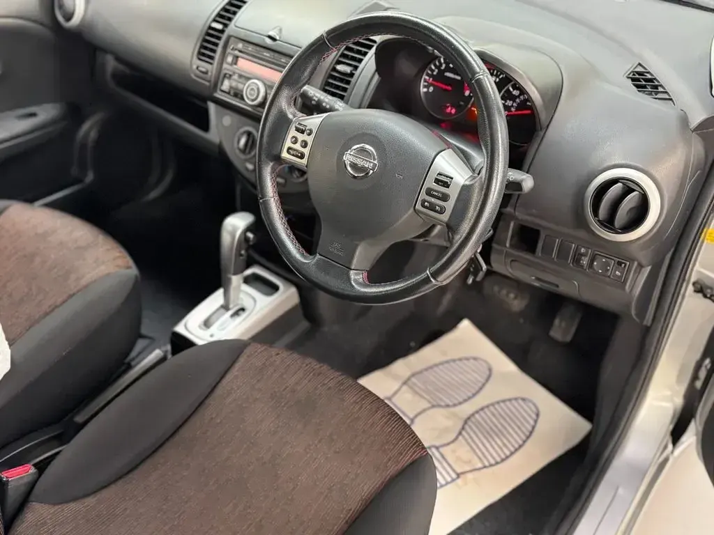 Used Nissan Note Acenta 110 HP (80 kW) 2010 Silver Hatchback
