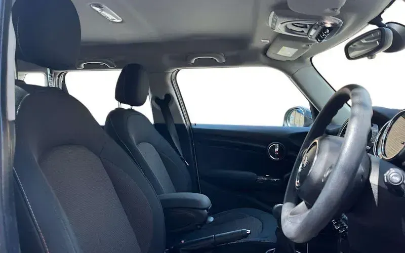 Used Mini Cooper Classic 136 HP (100 kW) 2019 White Hatchback
