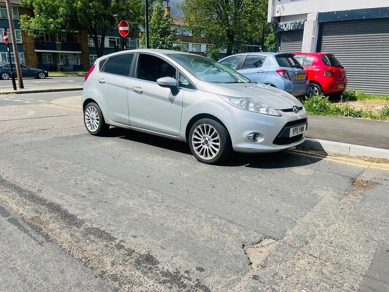 Silver Used 2011 Ford Fiesta Titanium Hatchback | £1,990 (Super price) - Image 1/4