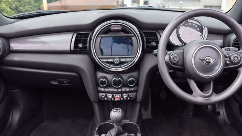 Used Mini Cooper Cabriolet Classic 136 HP (100 kW) 2020 Blue Cabriolet