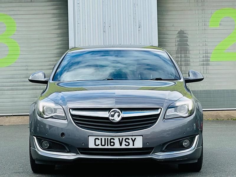 Second-hand Vauxhall Insignia SRi 2016 Gri Hatchback