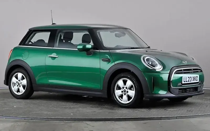 Used Mini Cooper Classic 136 HP (100 kW) 2022 Hatchback