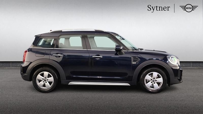 Usado Mini Cooper Countryman Classic 134 CV (98 kW) 2021 Negro SUV