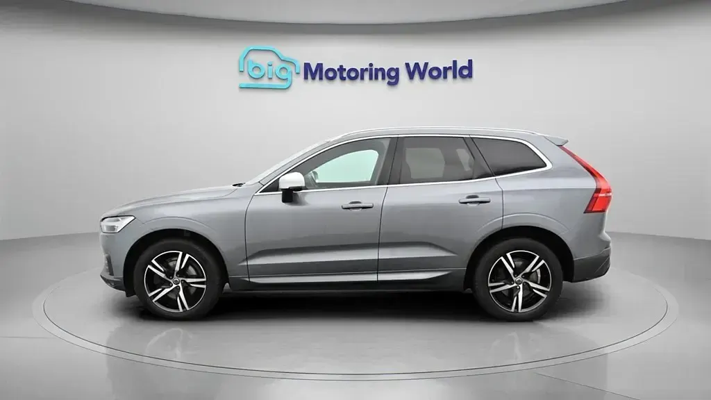 Second-hand Volvo XC60 R-Design 190 CP (139 kW) 2019 Gri SUV
