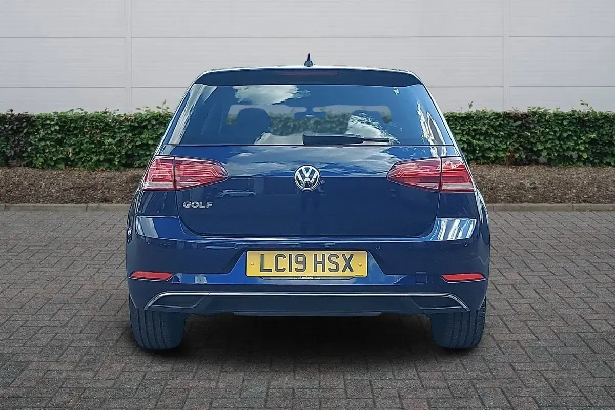 Used VW Golf VII Match 115 HP (84 kW) 2019 Atlantic blue Hatchback