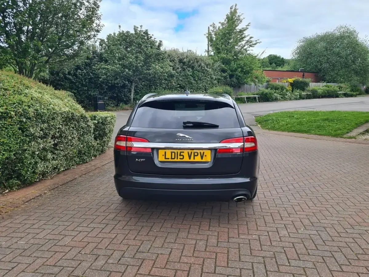 Second-hand Jaguar XF Portfolio 2015 Gri Break
