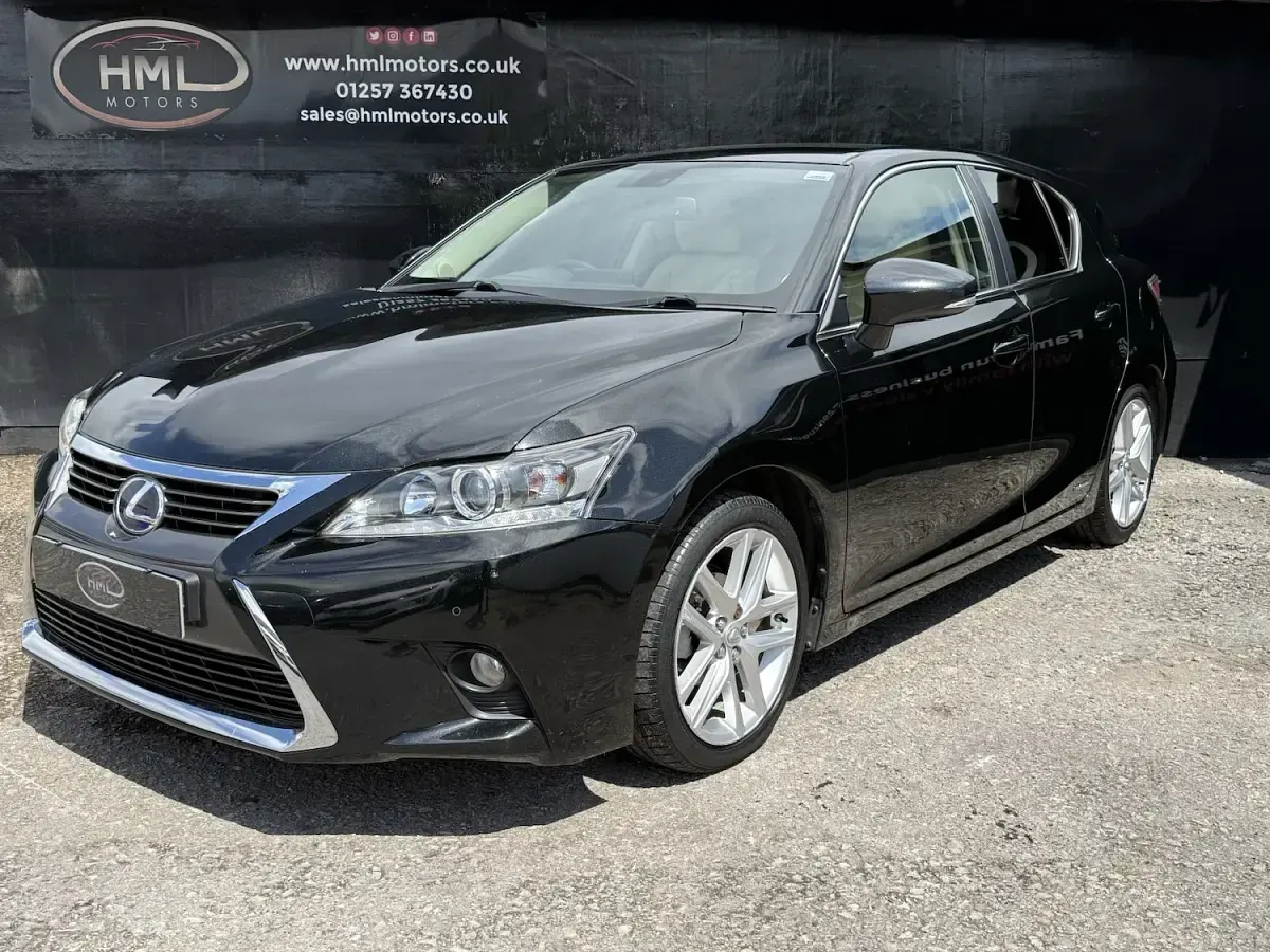 Used Lexus CT200h Luxury Line 136 HP (100 kW) 2016 Black Hatchback