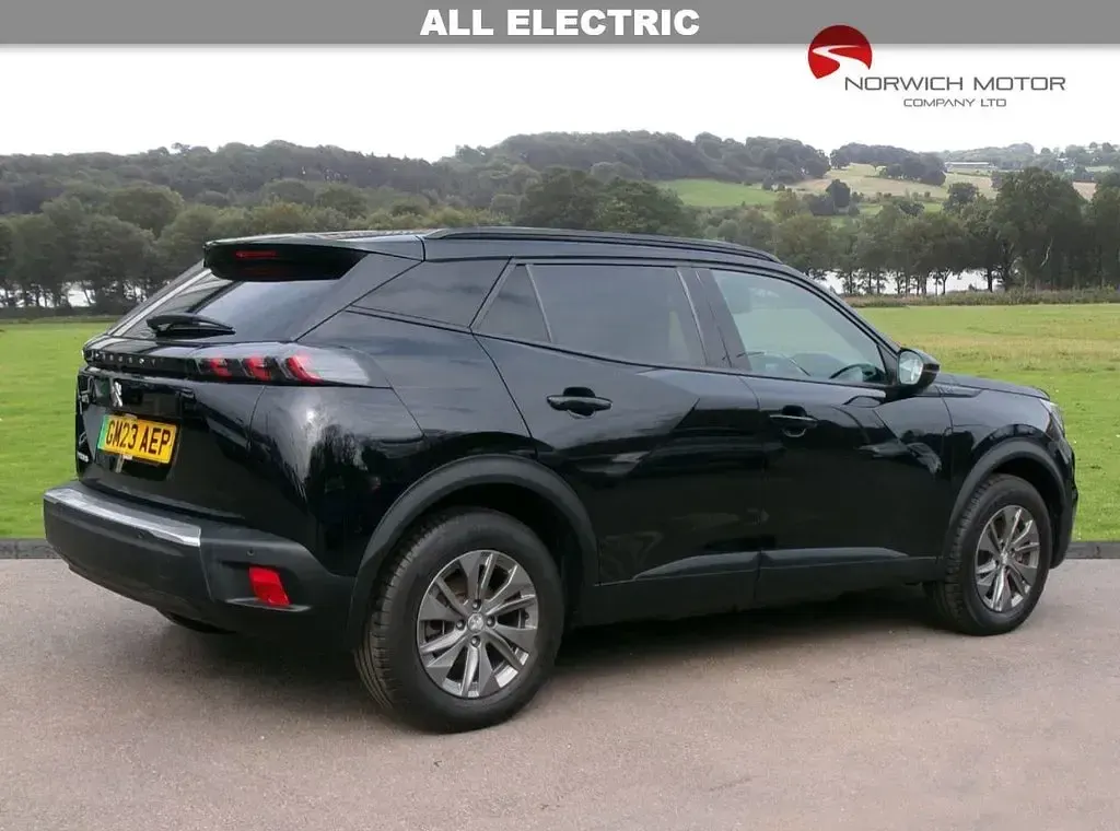 Used Peugeot e-2008 Active+ 100 kW (136 HP) 2023 Black SUV