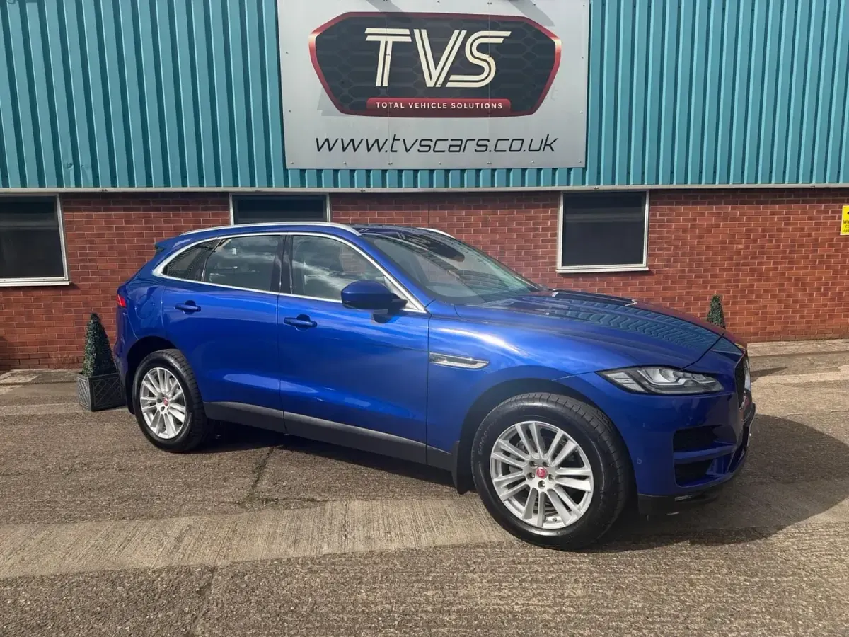 Used Jaguar F-Pace Portfolio 240 HP (176 kW) 2020 Blue SUV