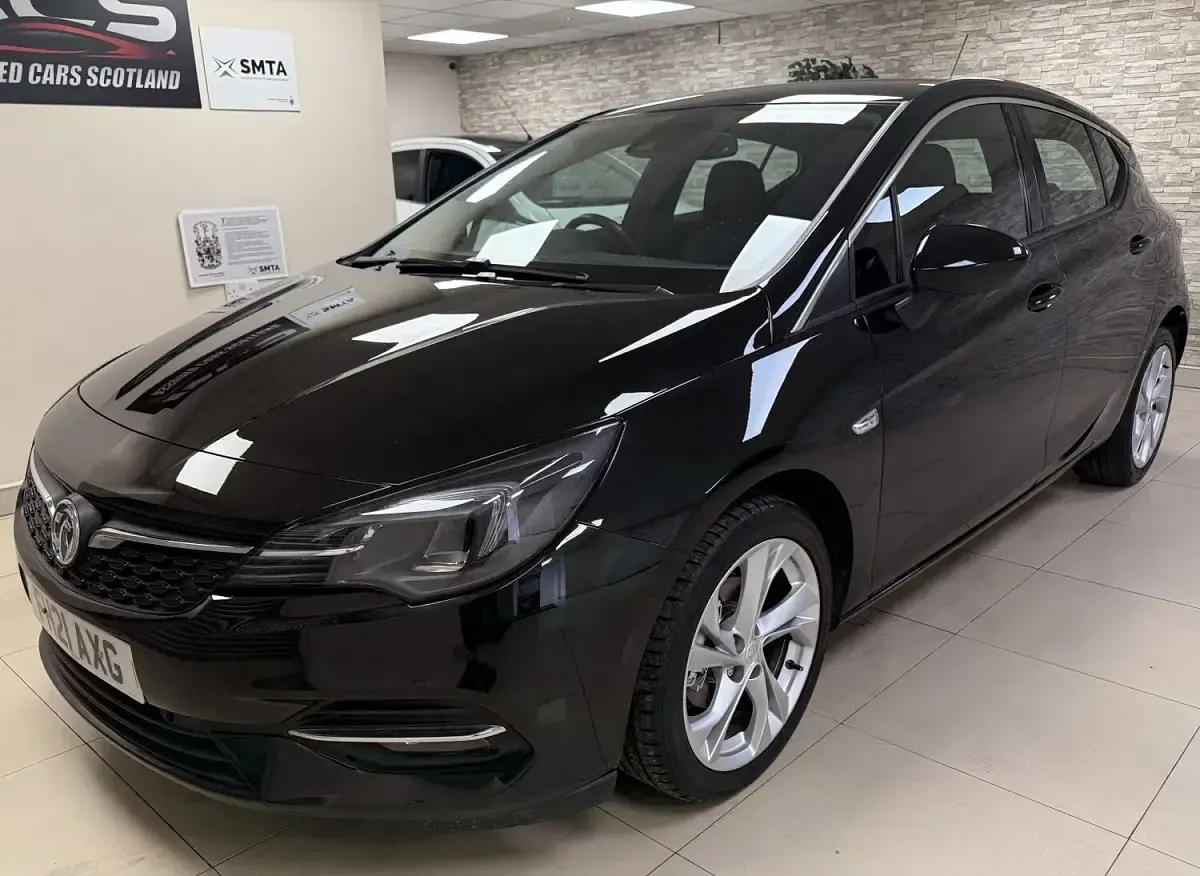 Used Vauxhall Astra SRi 145 HP (106 kW) 2021 Black Hatchback