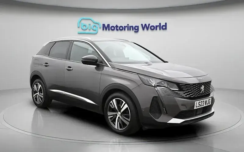 Gebraucht Peugeot 3008 Allure+ 131 PS (96 kW) 2023 Grau SUV