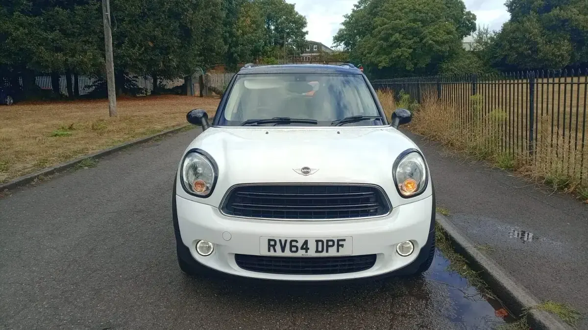 Used Mini Cooper 2014 White Hatchback