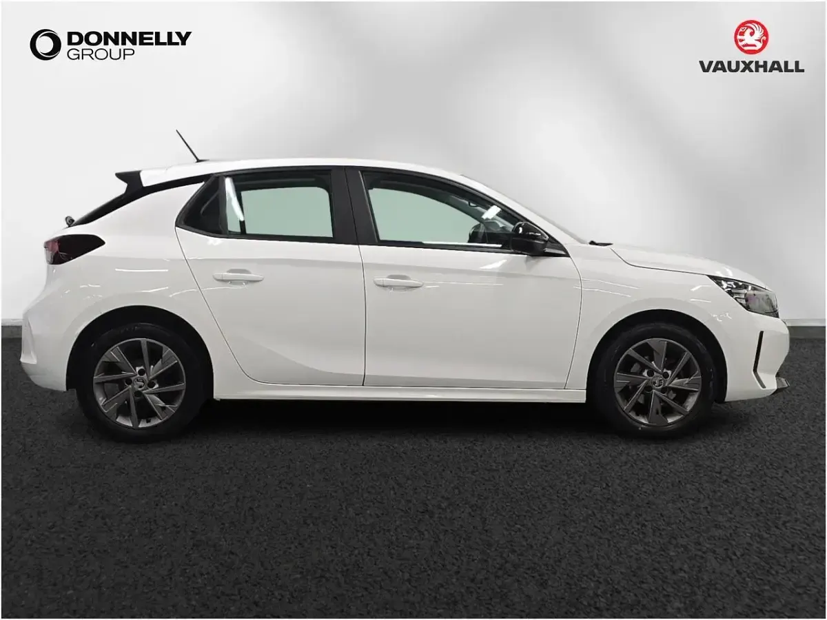 Used Vauxhall Corsa Design Edition 74 HP (54 kW) 2024 White Hatchback