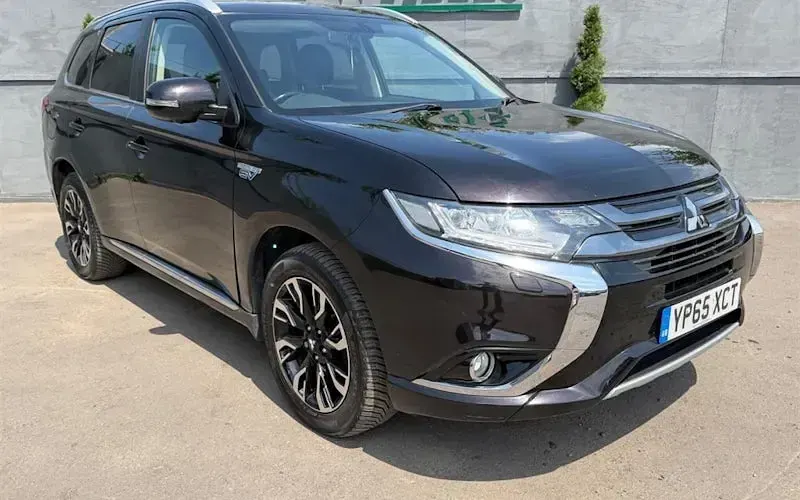 Used Mitsubishi Outlander P-HEV 203 HP (149 kW) 2016 Estate