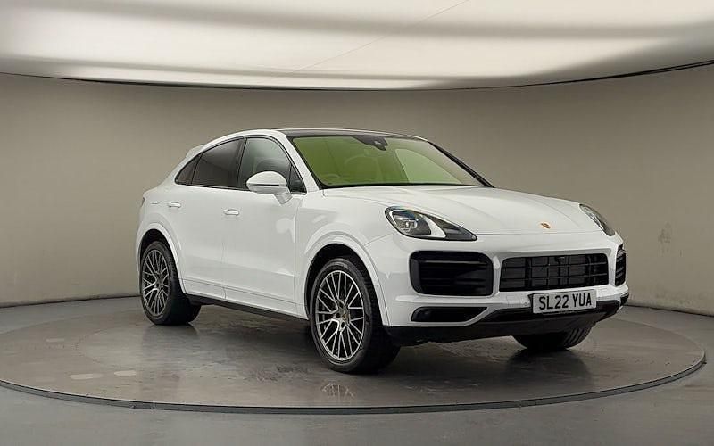 White Used 2022 Porsche Cayenne Platinum Edition SUV | £58,400 (Fair price) - Image 1/4