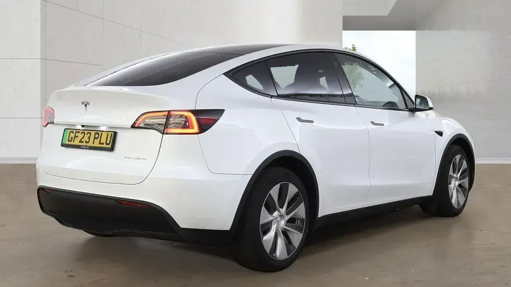 Used Tesla Model Y Long Range AWD 378 kW (514 HP) 2023 White SUV