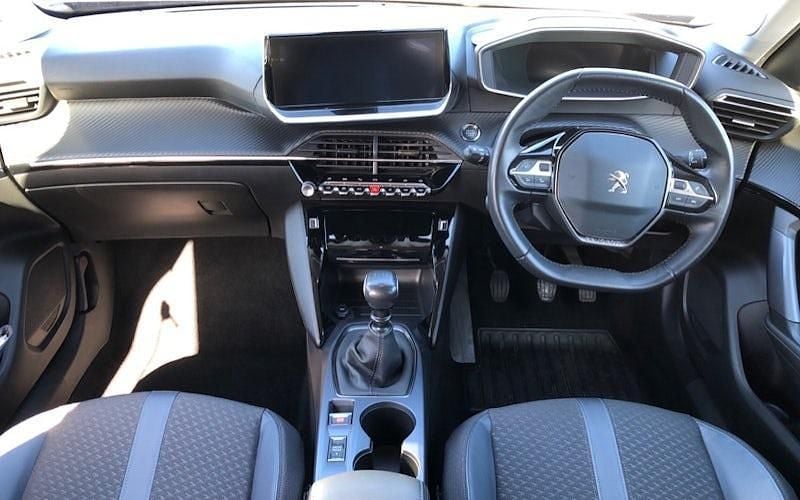 Used Peugeot 2008 Allure Premium 101 HP (74 kW) 2022 SUV