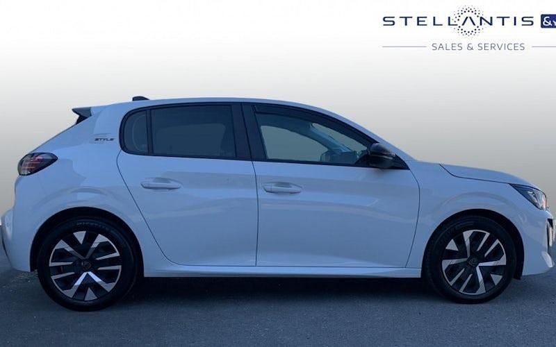 Used Peugeot 208 Style 101 HP (74 kW) 2025 Hatchback